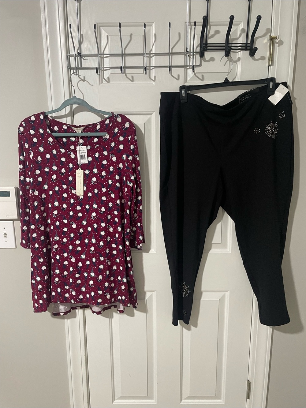 Black Embellished Leggings with Rhinestone Snowflake Detail 22/24 holiday tunic